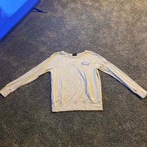I’m selling a long sleeve medium shirt